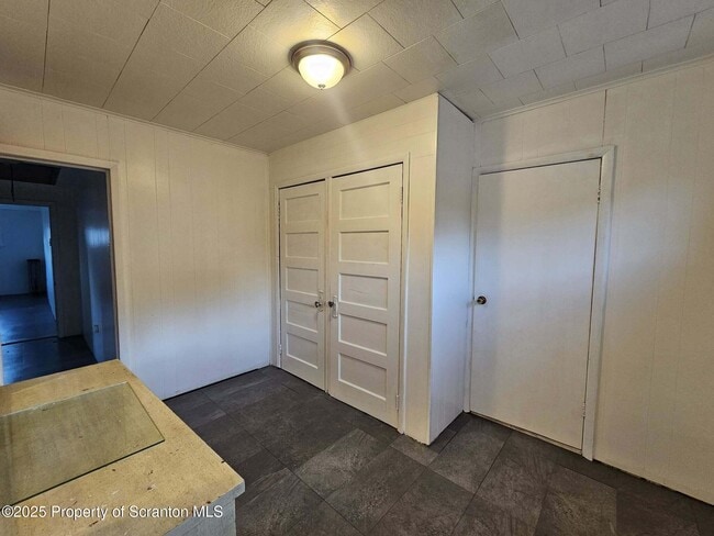Building Photo - 423 E Lackawanna Ave