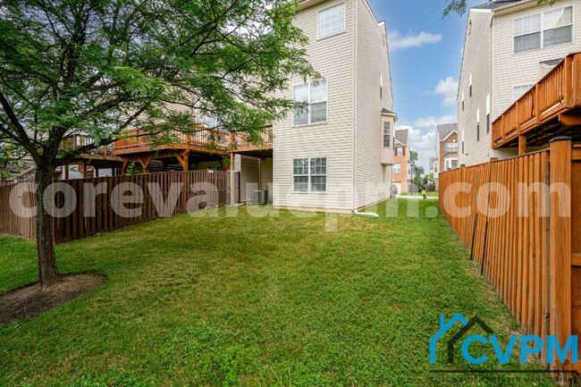 Building Photo - 1023 Railbed Dr