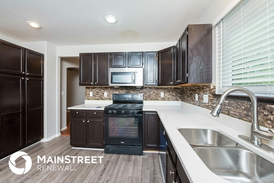 Building Photo - 3237 S Biscay Way