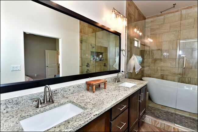 Building Photo - 2225 Tierra Delmonte Dr