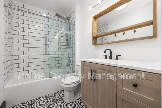 Building Photo - 147 W 905 N