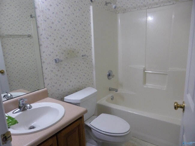 Building Photo - 2503 Jarvis St SW