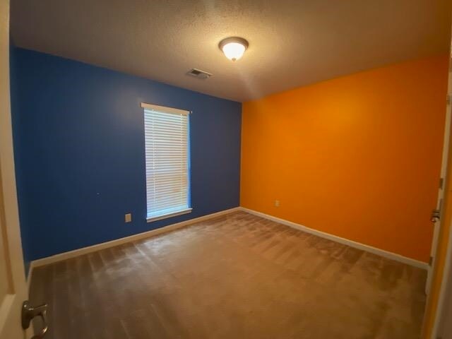 Building Photo - 6098 Ravenwood Lake Dr E