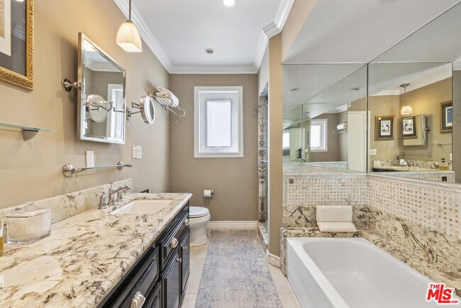 Building Photo - 10645 Wilshire Blvd