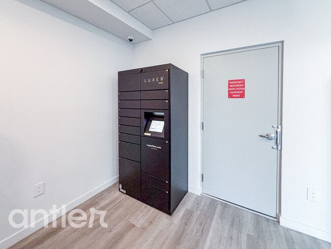 Building Photo - 4007 W Martin Luther King Jr Blvd