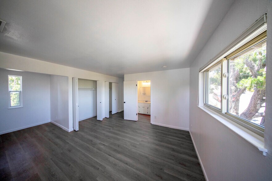 Building Photo - 2022 Ascot Dr
