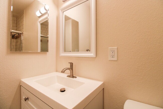 Building Photo - Updated and Spacious 2-Bed, 2-Bath House with Garage in Marvin Gardens