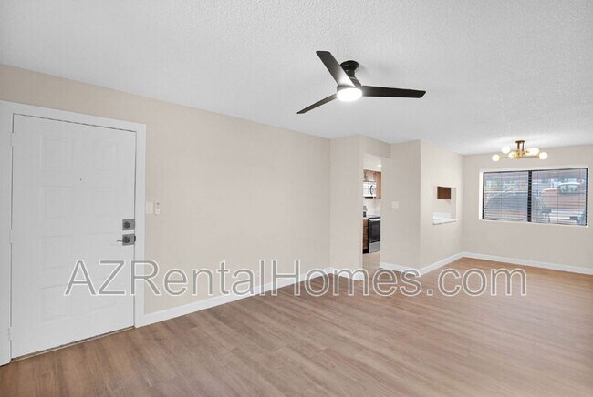 Building Photo - 1111 E University Dr