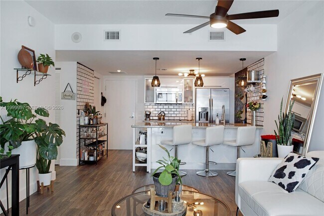 Building Photo - 185 SW 7th St