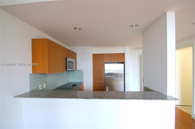Building Photo - 1050 Brickell Ave
