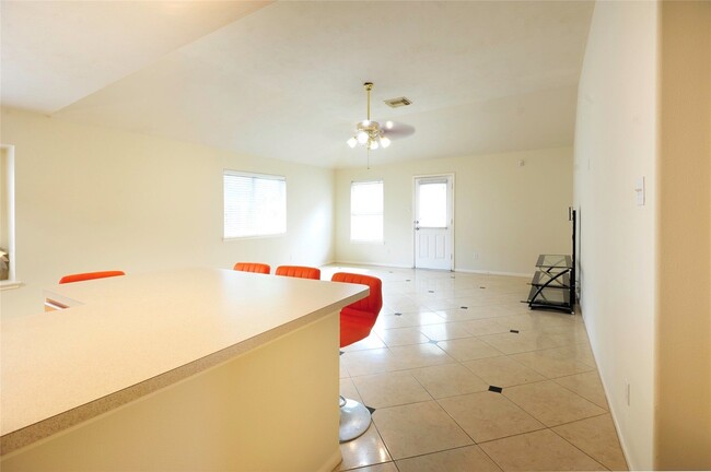Building Photo - 7023 Shaman Ln