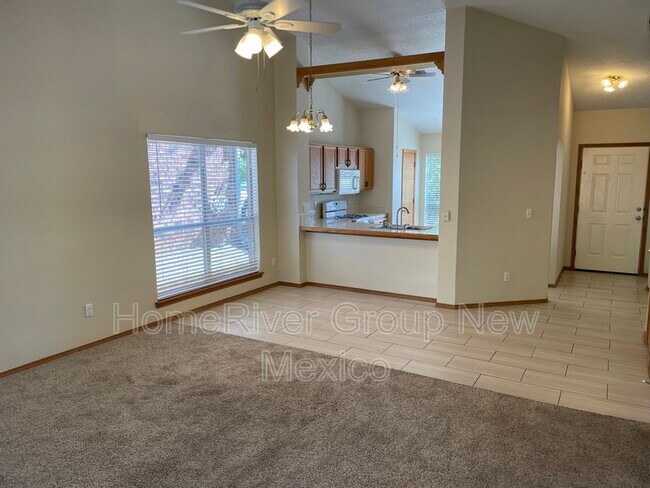 Building Photo - 2205 Sunstone Dr NW