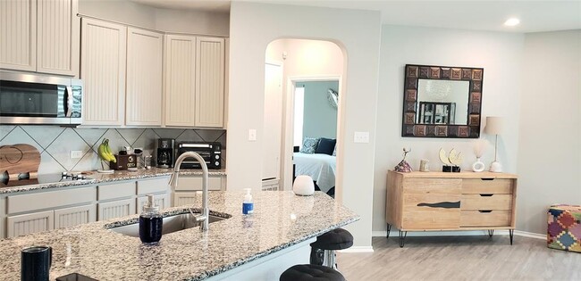Building Photo - 304 Tordesillas Dr