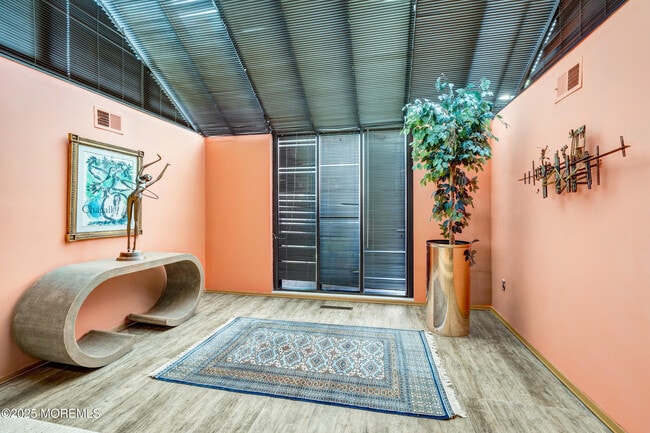 Building Photo - 19 Parker Ave