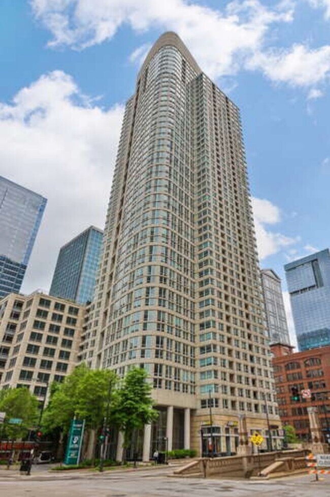 Primary Photo - 345 N LaSalle St