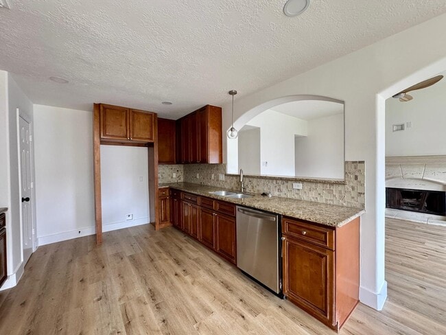 Building Photo - 6427 Liberty Valley Dr
