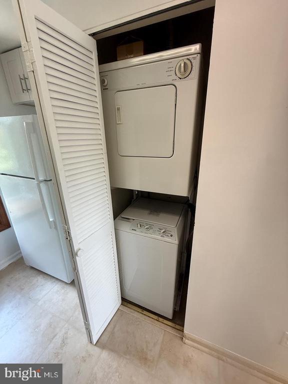 Building Photo - 922 Montgomery Ave