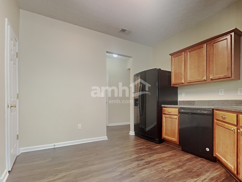 Building Photo - 311 Barberry Pl