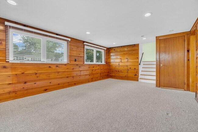 Building Photo - 61 Cornell Dr