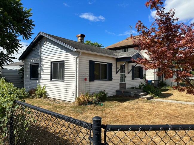 Building Photo - Charming Cottage in Downtown Washougal