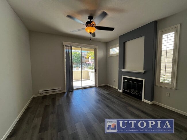 Building Photo - Recently Upgraded, Bi-Level Condo Downtown...