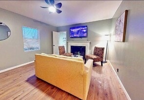 Building Photo - 1341 S Sandusky Ave