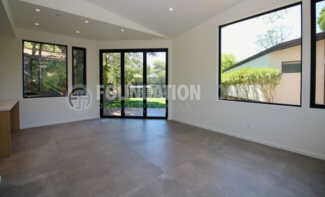 Building Photo - Luxury ADU near Cascade Falls - New Constr...