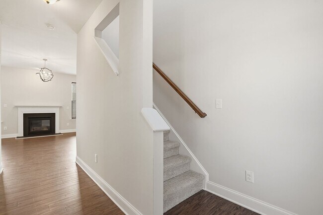 Building Photo - BEAUTIFUL single-Family home with $500 towards first month's rent- 2-Car Garage | Community Pool ...