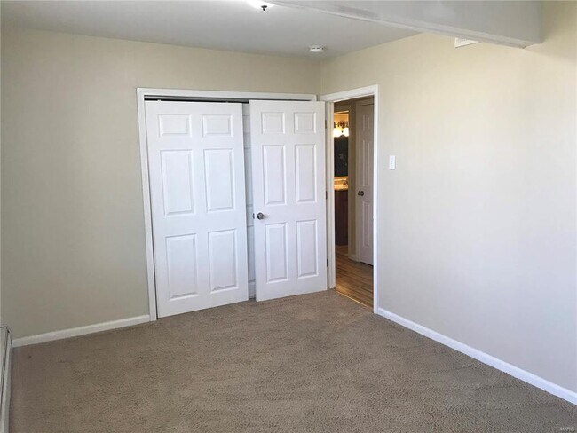 Building Photo - 360 Old Meramec Station Rd.