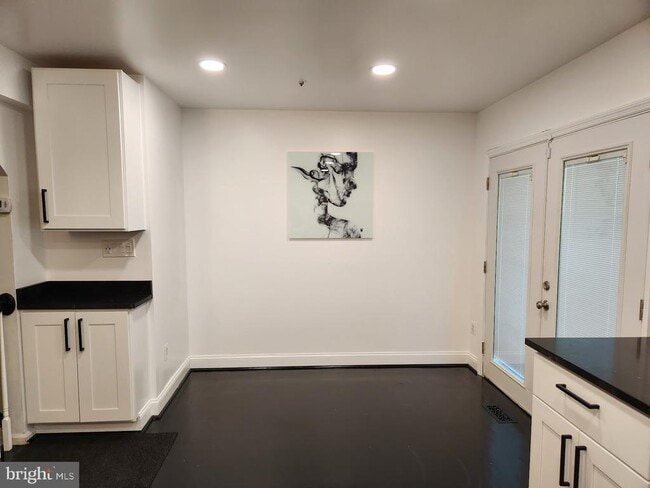 Building Photo - 12825 Town Center Way