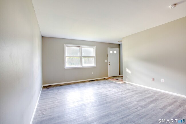Building Photo - 76 Caesar Dr