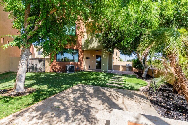 Building Photo - 7601 E Roosevelt St