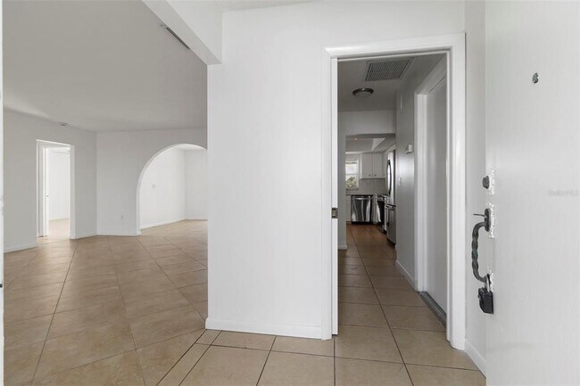 Building Photo - 1708 Claw Ct