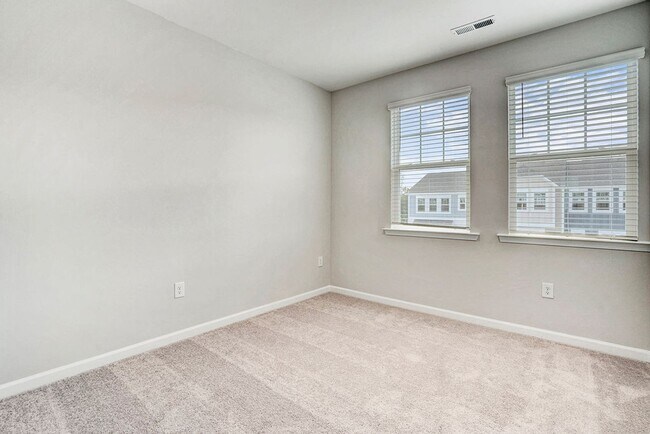 Building Photo - 2804 Austin Fls Sta