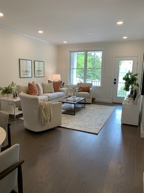 Building Photo - 7 E Dexter Ave