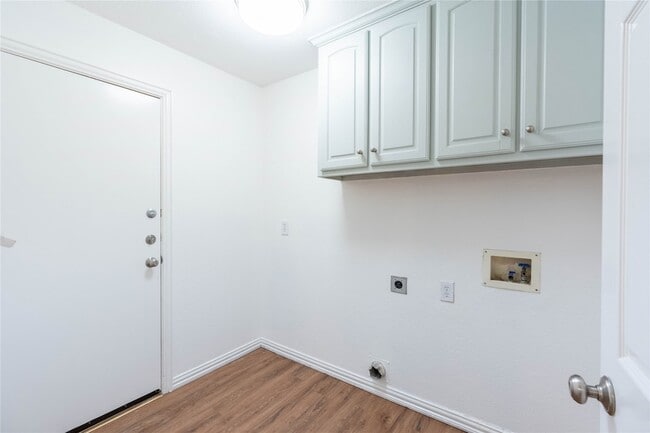 Building Photo - 3731 Charter Dr