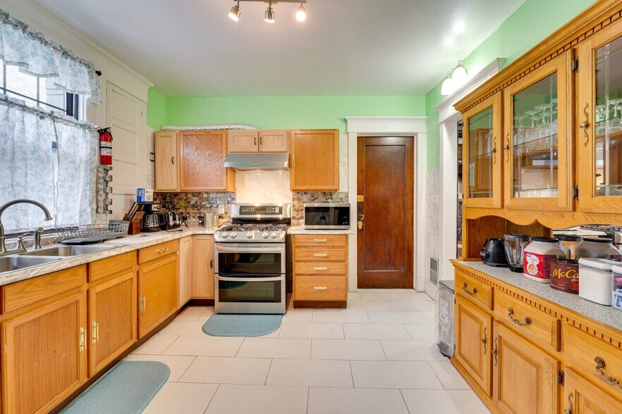 Building Photo - 184 Butler Ave