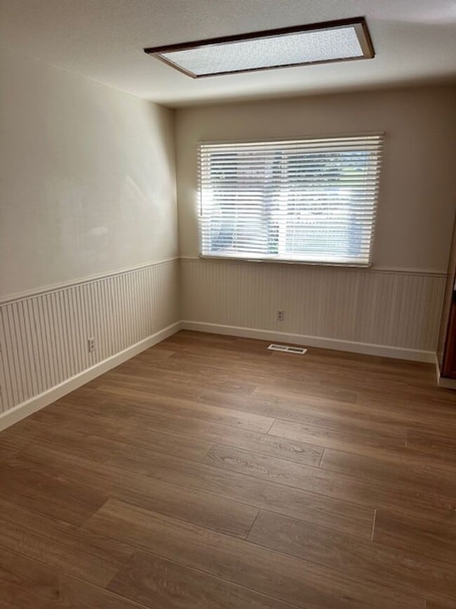 Building Photo - Beautiful 3 bedroom in the foothills outside of Gonzales