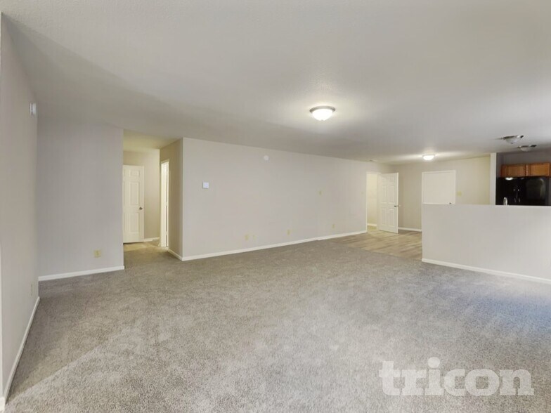 Building Photo - 8039 Retreat Ln