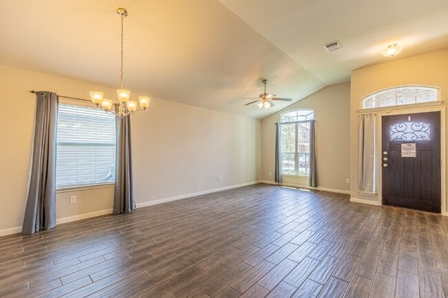 Building Photo - 925 Cypress Ml