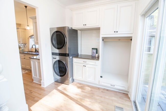 Building Photo - 1383 Cherry St