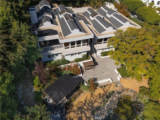 Building Photo - 31561 Peppertree-Bend