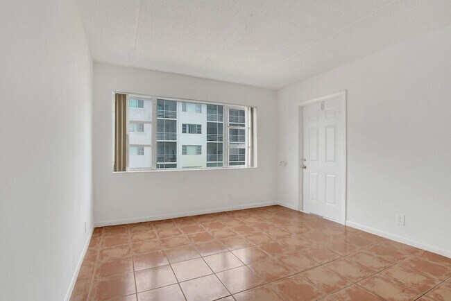 Building Photo - 4500 N Flagler Dr