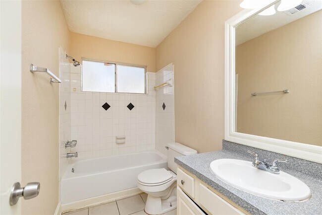 Building Photo - 7306 Thistleglen Cir