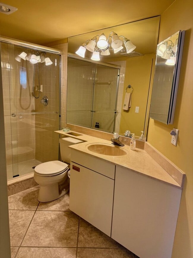 Guest Bathroom - 9650 S Ocean Dr
