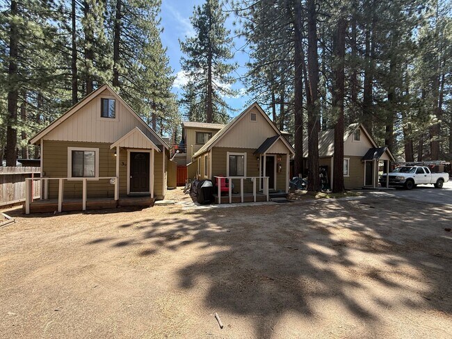 Building Photo - 1227 Sierra Blvd