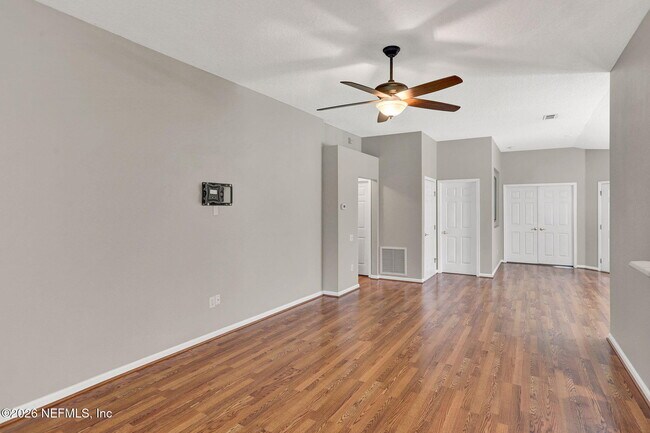 Building Photo - 1325 Fairway Village Dr