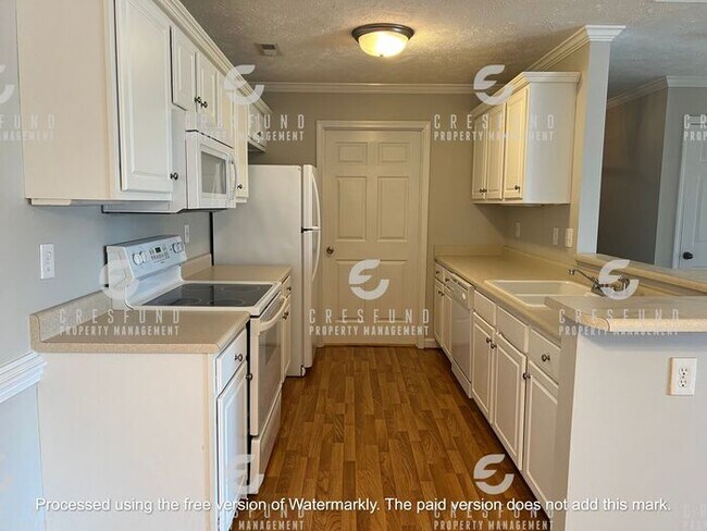 Building Photo - 2Bdrm 2Bath in Gated Community - Available Now!