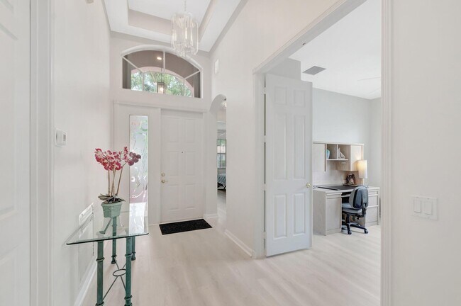 Building Photo - 7566 Pebble Shores Terrace