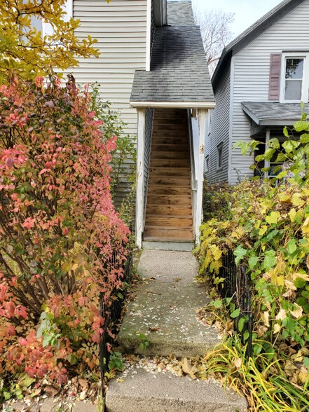 Building Photo - 548 Beech St